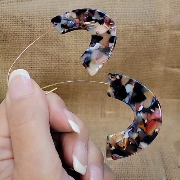 MOSAIC DEZI LUCITE DROP EARRINGS - Picture 3 of 7